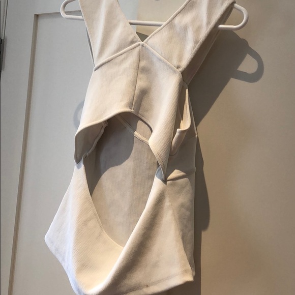 White crossed/backless top - Picture 2 of 2